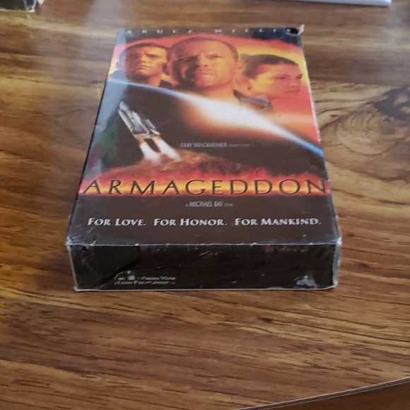 Armageddon VHS - Picture 2 of 3